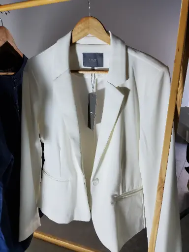 [D0004-0009] Veste blanche B.YOUNG